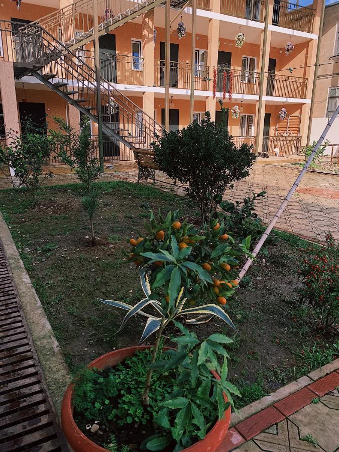 Семейный Дворик Sukhumi Exterior photo